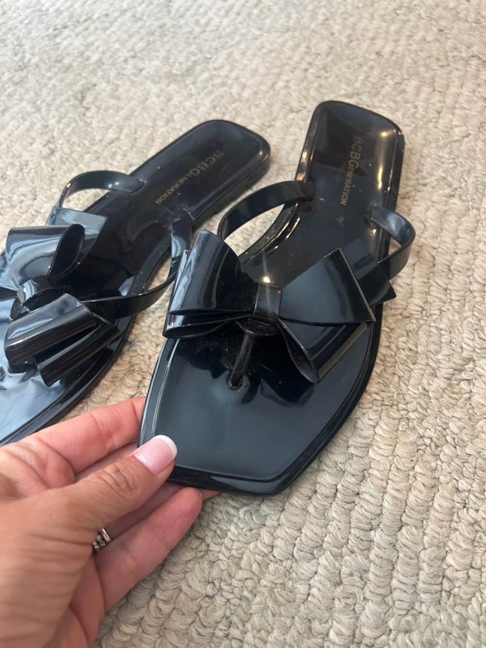 BCBGeneration Black Patent Bow Flip Sandal - Picture 4 of 11